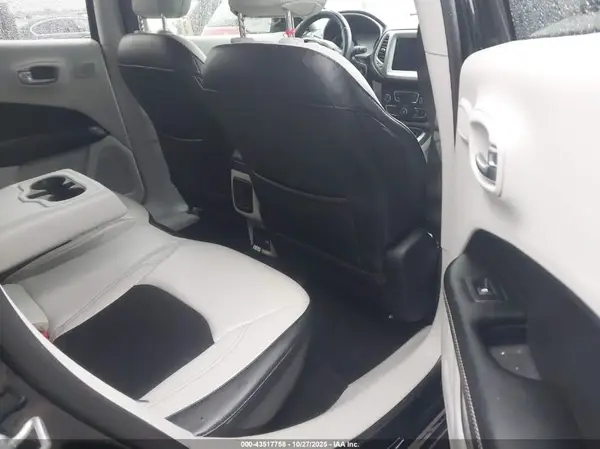 3C4NJDBB6JT115232 2018 JEEP COMPASS - Image 8
