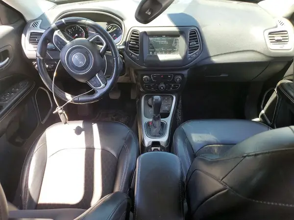 3C4NJDBB6JT117241 2018 JEEP COMPASS - Image 8