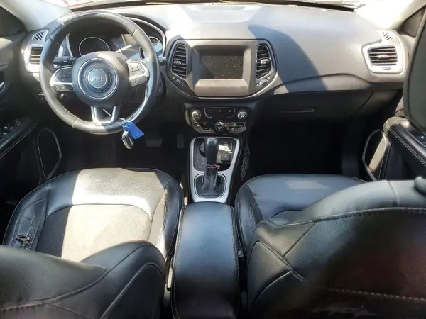 3C4NJDBB6JT138803 2018 JEEP COMPASS - Image 8