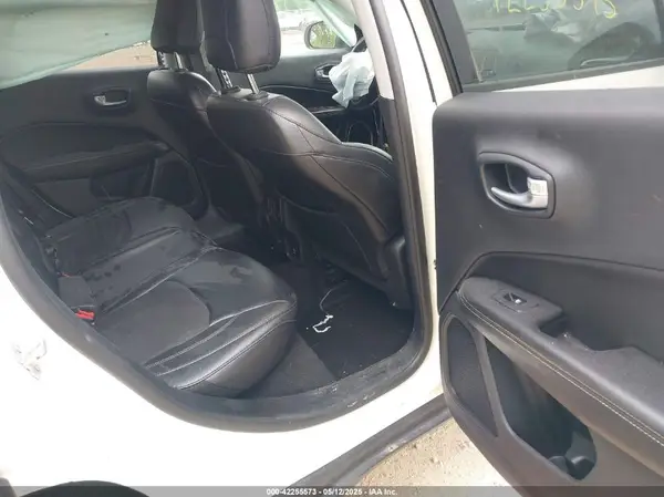 3C4NJDBB6JT142575 2018 JEEP COMPASS - Image 8