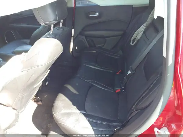 3C4NJDBB6JT142740 2018 JEEP COMPASS - Image 8
