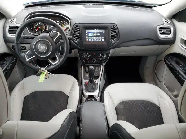 3C4NJDBB6JT144486 2018 JEEP COMPASS - Image 8