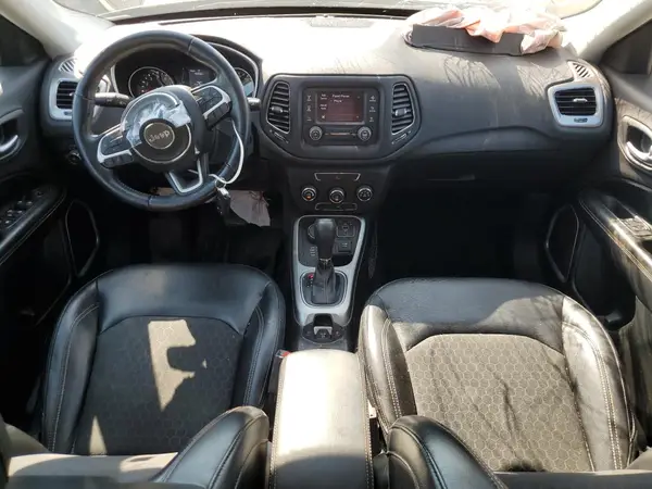 3C4NJDBB6JT153222 2018 JEEP COMPASS - Image 8