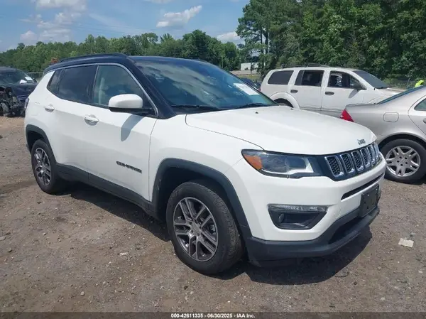 3C4NJDBB6JT154211 2018 JEEP COMPASS - Image 1