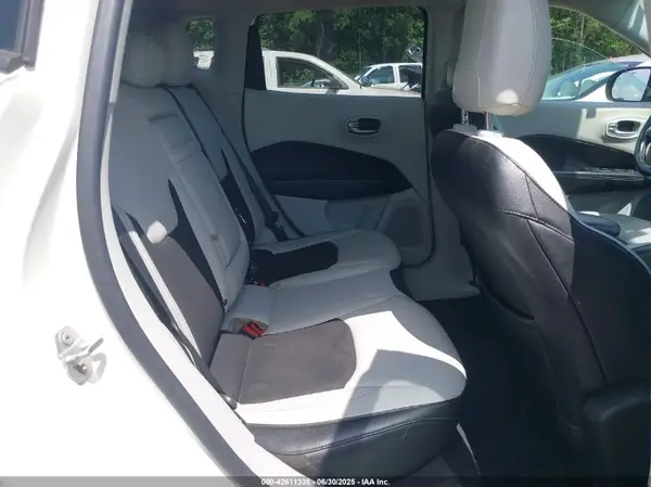 3C4NJDBB6JT154211 2018 JEEP COMPASS - Image 8