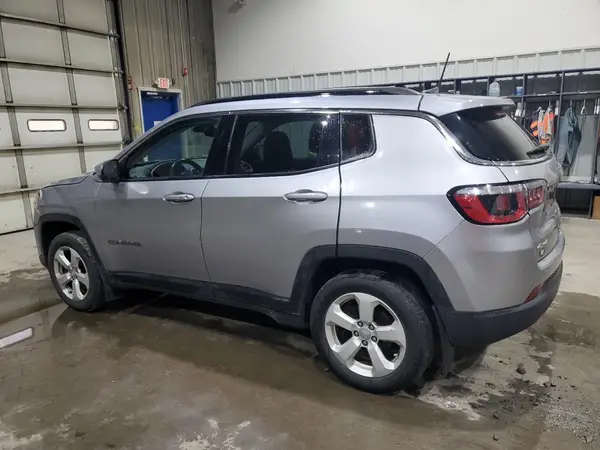 3C4NJDBB6JT154533 2018 JEEP COMPASS - Image 2