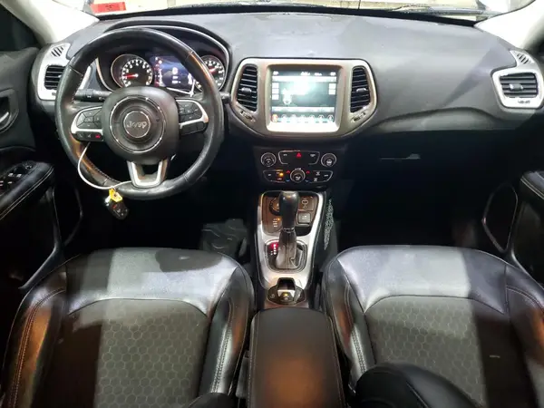 3C4NJDBB6JT154533 2018 JEEP COMPASS - Image 8