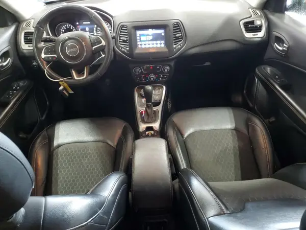 3C4NJDBB6JT161675 2018 JEEP COMPASS - Image 8