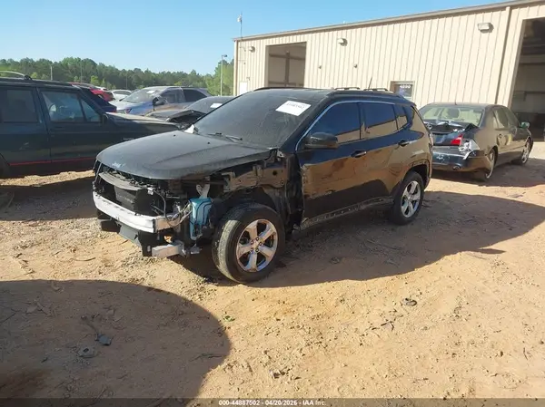 3C4NJDBB6JT162647 2018 JEEP COMPASS - Image 2