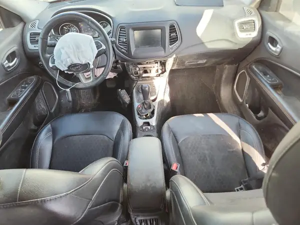 3C4NJDBB6JT167878 2018 JEEP COMPASS - Image 8