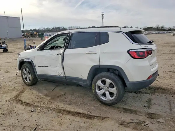 3C4NJDBB6JT167895 2018 JEEP COMPASS - Image 2