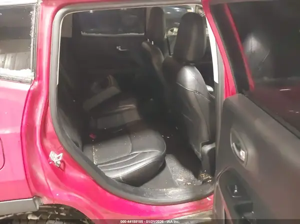 3C4NJDBB6JT175379 2018 JEEP COMPASS - Image 8