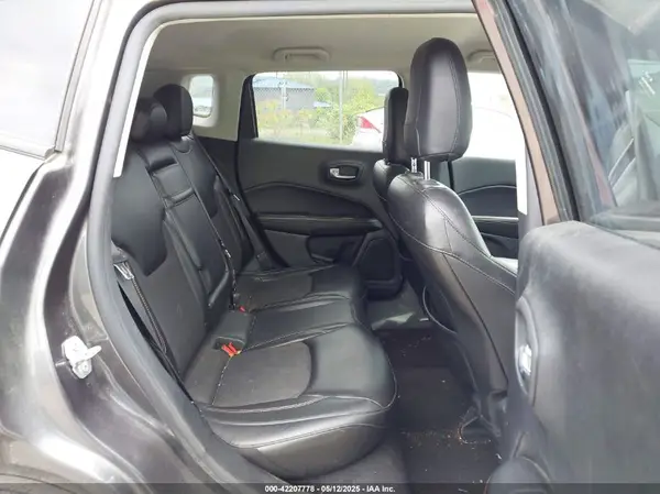 3C4NJDBB6JT175768 2018 JEEP COMPASS - Image 8