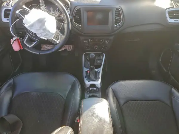 3C4NJDBB6JT176239 2018 JEEP COMPASS - Image 8