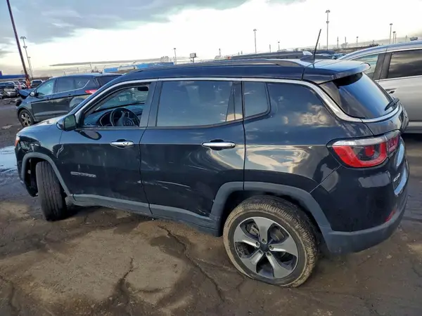3C4NJDBB6JT177486 2018 JEEP COMPASS - Image 2