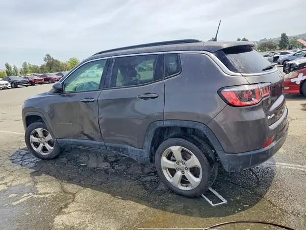 3C4NJDBB6JT178301 2018 JEEP COMPASS - Image 2