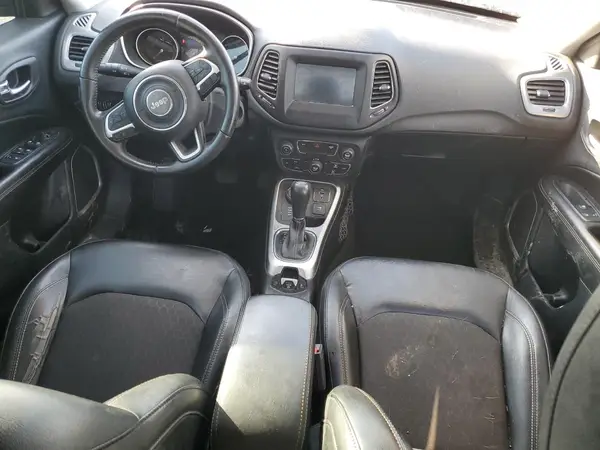3C4NJDBB6JT178587 2018 JEEP COMPASS - Image 8