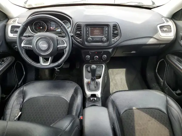 3C4NJDBB6JT179206 2018 JEEP COMPASS - Image 8
