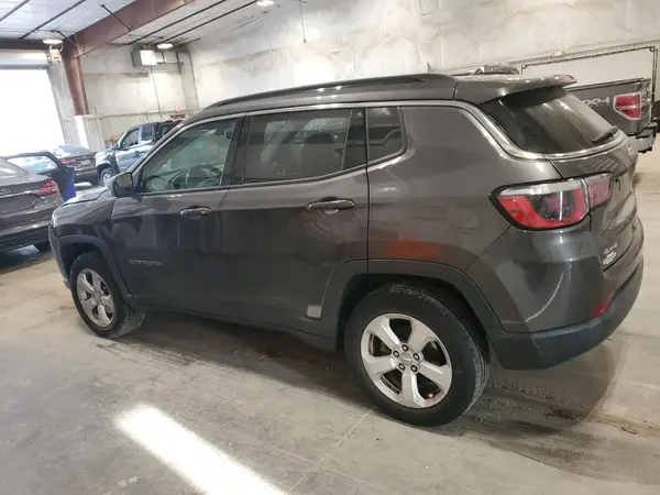3C4NJDBB6JT179674 2018 JEEP COMPASS - Image 2