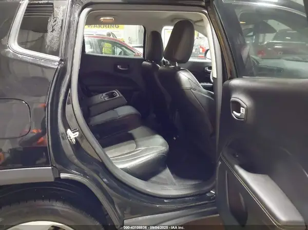 3C4NJDBB6JT185622 2018 JEEP COMPASS - Image 8