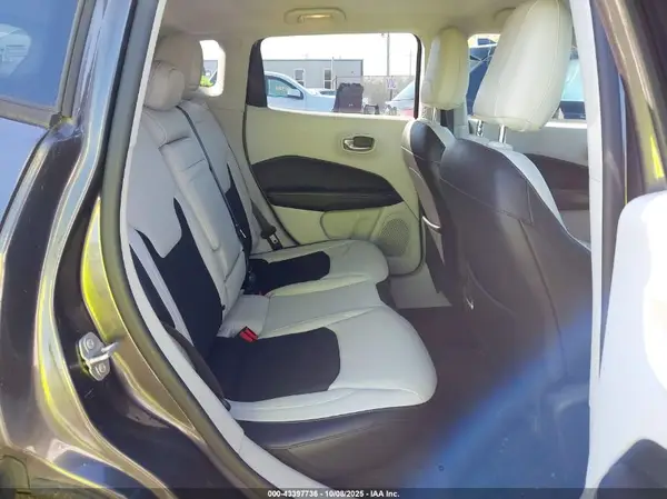 3C4NJDBB6JT192392 2018 JEEP COMPASS - Image 8