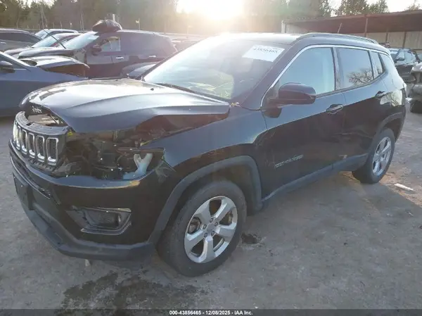 3C4NJDBB6JT232521 2018 JEEP COMPASS - Image 2