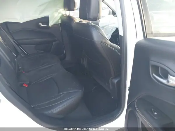 3C4NJDBB6JT238528 2018 JEEP COMPASS - Image 8