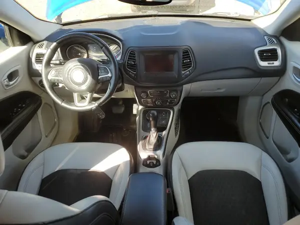 3C4NJDBB6JT239811 2018 JEEP COMPASS - Image 8