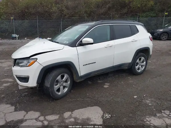 3C4NJDBB6JT246497 2018 JEEP COMPASS - Image 2