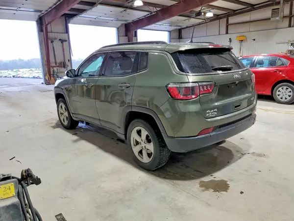 3C4NJDBB6JT249058 2018 JEEP COMPASS - Image 2