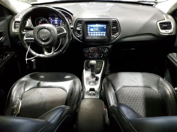3C4NJDBB6JT249058 2018 JEEP COMPASS - Image 8