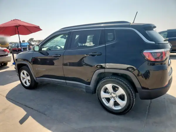 3C4NJDBB6JT256141 2018 JEEP COMPASS - Image 2