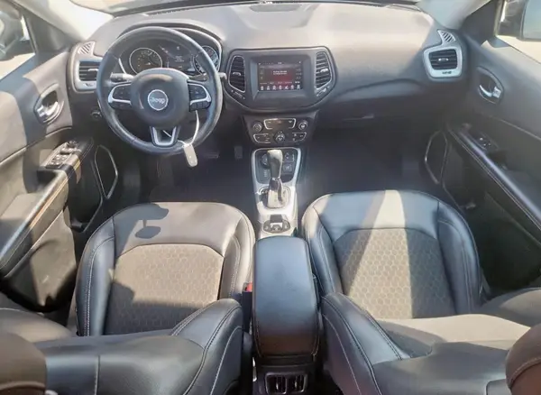 3C4NJDBB6JT256141 2018 JEEP COMPASS - Image 8