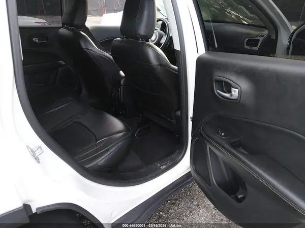 3C4NJDBB6JT256429 2018 JEEP COMPASS - Image 8
