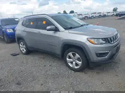 3C4NJDBB6JT256589 2018 JEEP COMPASS