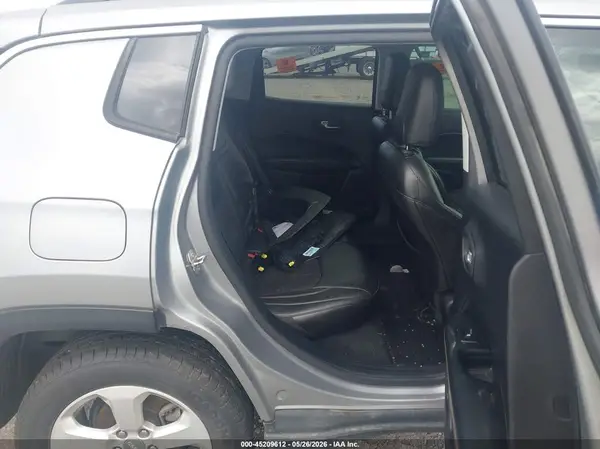3C4NJDBB6JT256589 2018 JEEP COMPASS - Image 8