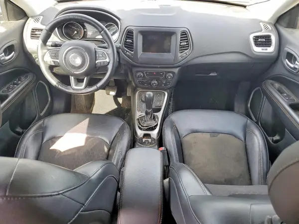 3C4NJDBB6JT261694 2018 JEEP COMPASS - Image 8