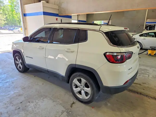 3C4NJDBB6JT270489 2018 JEEP COMPASS - Image 2