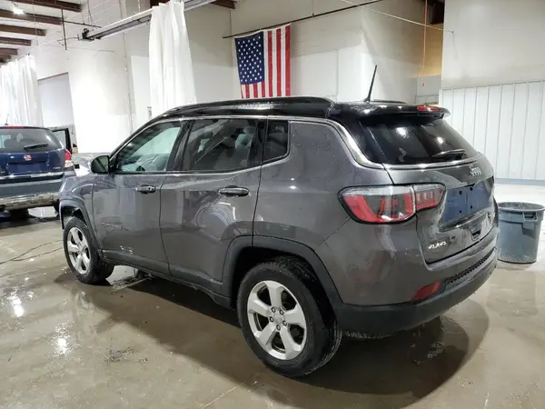 3C4NJDBB6JT281606 2018 JEEP COMPASS - Image 2