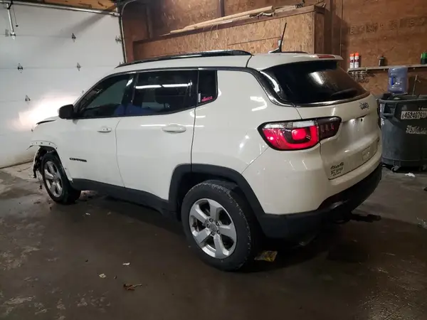 3C4NJDBB6JT282030 2018 JEEP COMPASS - Image 2