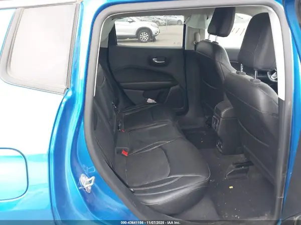 3C4NJDBB6JT282156 2018 JEEP COMPASS - Image 8