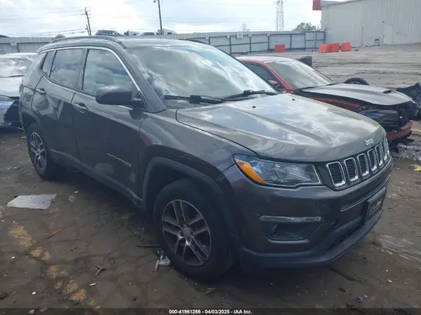 3C4NJDBB6JT283680 2018 JEEP COMPASS - Image 1