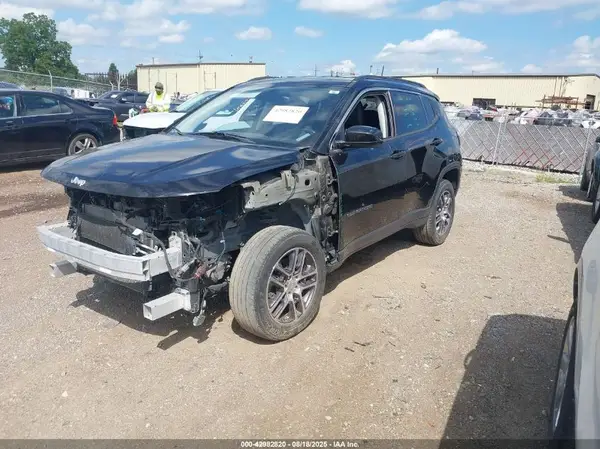 3C4NJDBB6JT290998 2018 JEEP COMPASS - Image 2