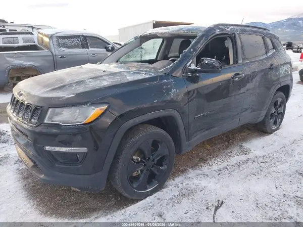 3C4NJDBB6JT299135 2018 JEEP COMPASS - Image 2