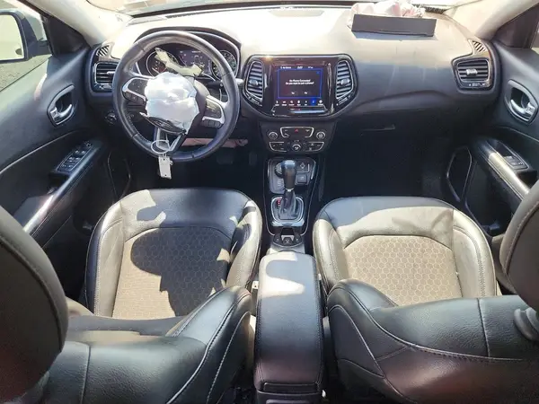 3C4NJDBB6JT301577 2018 JEEP COMPASS - Image 8