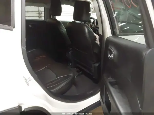 3C4NJDBB6JT304043 2018 JEEP COMPASS - Image 8