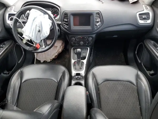 3C4NJDBB6JT307623 2018 JEEP COMPASS - Image 8