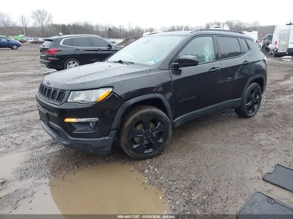 3C4NJDBB6JT313342 2018 JEEP COMPASS - Image 2