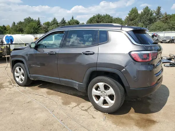 3C4NJDBB6JT313972 2018 JEEP COMPASS - Image 2