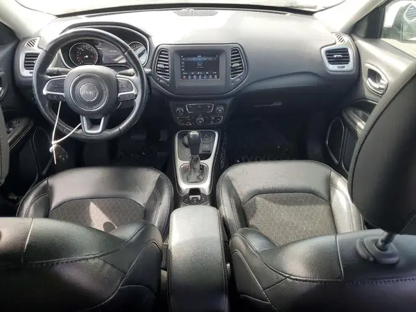 3C4NJDBB6JT320842 2018 JEEP COMPASS - Image 8